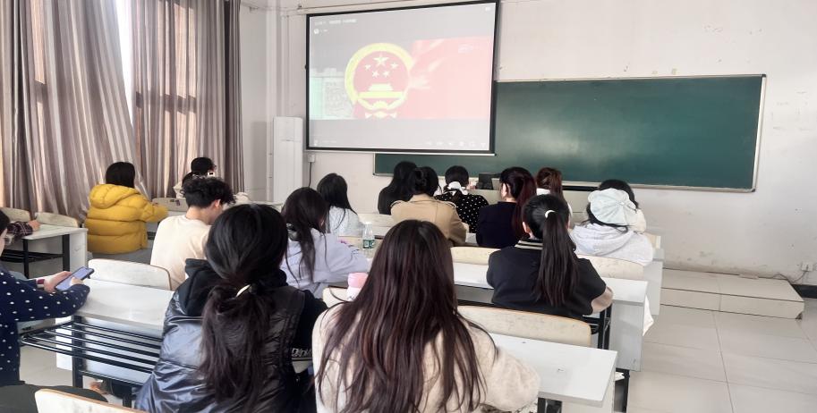 观礼大国征程 筑牢信仰之基——英语语言学院发展对象观影学习活动顺利开展